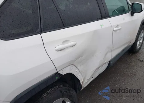 2019 Toyota Rav4 Xle z USA, uszkodzony, nr VIN 2T3P1RFV6KW055277